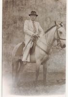 jsef angulski montado no cavalo chamado baio
